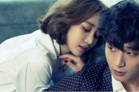 4 dấu hiệu rõ như in cho thấy chàng 'no xôi chán chè' bên ngoài