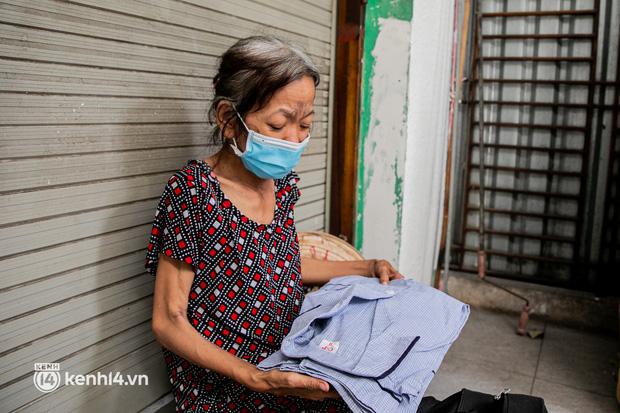 Câu chuyện cảm động của người phụ nữ khóc ngất vì chồng qua đời trên chiếc xe lăn-6