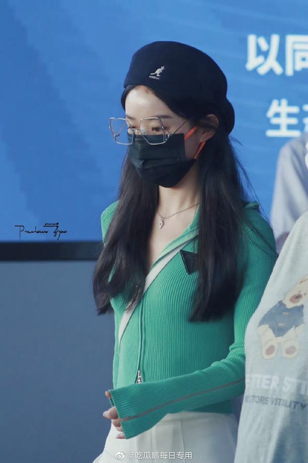 Triệu Lệ Dĩnh đẹp hack tuổi, mẹ bỉm 34 mà tưởng gái chưa chồng-9