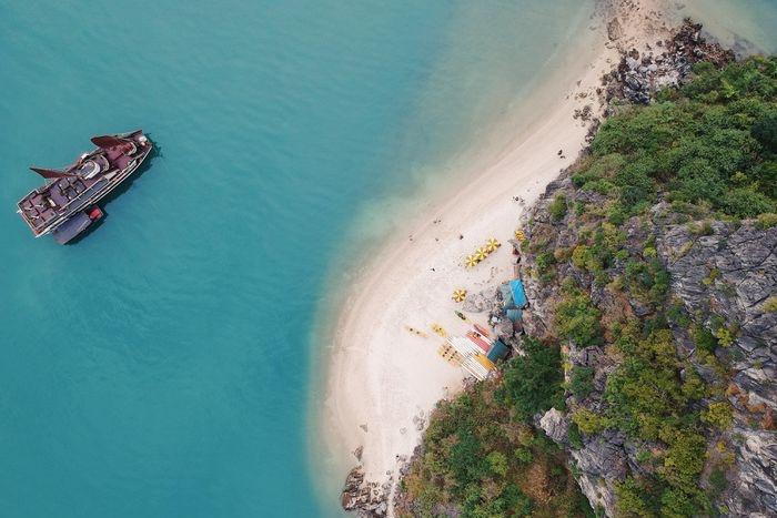 Độc đáo salon di động cắt tóc miễn phí cho tuyến đầu chống dịch-6