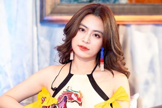 Màn live 'tụt mood' của Hoàng Thùy Linh bị đào lại ầm ĩ