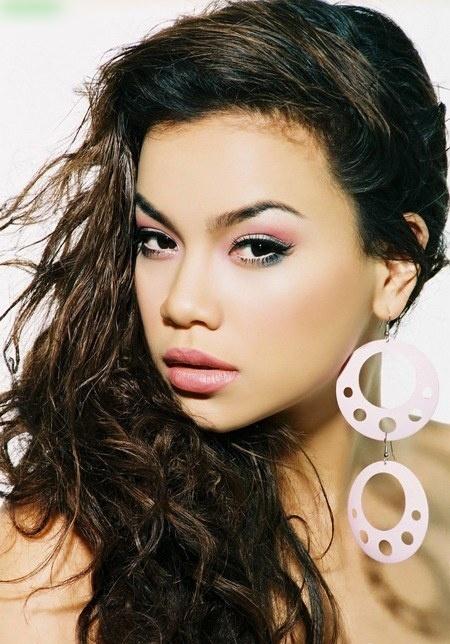 Bộ ảnh nude 100% tai tiếng của Hồ Ngọc Hà bất ngờ bị đào lại-7