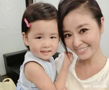 Lộ mặt con gái Lâm Tâm Như, liệu có thừa hưởng nhan sắc mẹ?-2