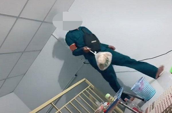 Bắt bạn trai dân quân mua bánh tráng giữa dịch, cô gái bị ném đá-2