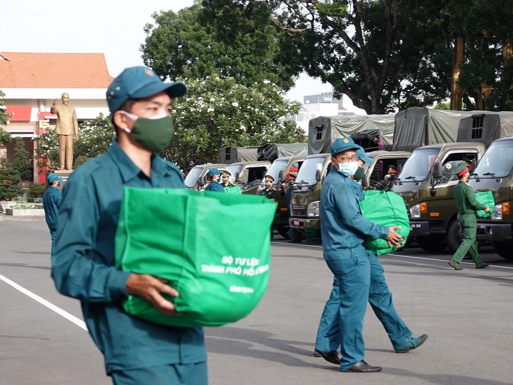 TP.HCM cấp bách triển khai công tác hỗ trợ dân trước giờ G-1