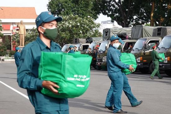 TP.HCM cấp bách triển khai công tác hỗ trợ dân trước giờ G