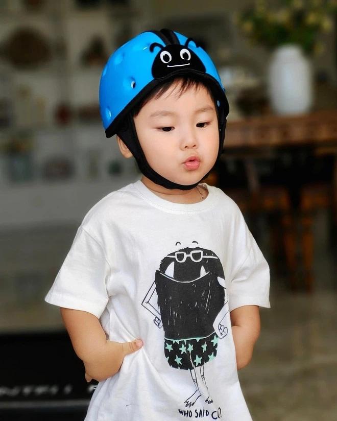 Quý tử Hòa Minzy tiết lộ bố khóc vì nhớ 2 mẹ con mùa dịch-4