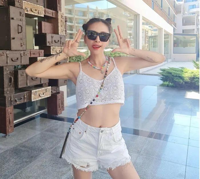 U45 Ngô Thanh Vân hack tuổi theo cách không ngờ của BLACKPINK-3