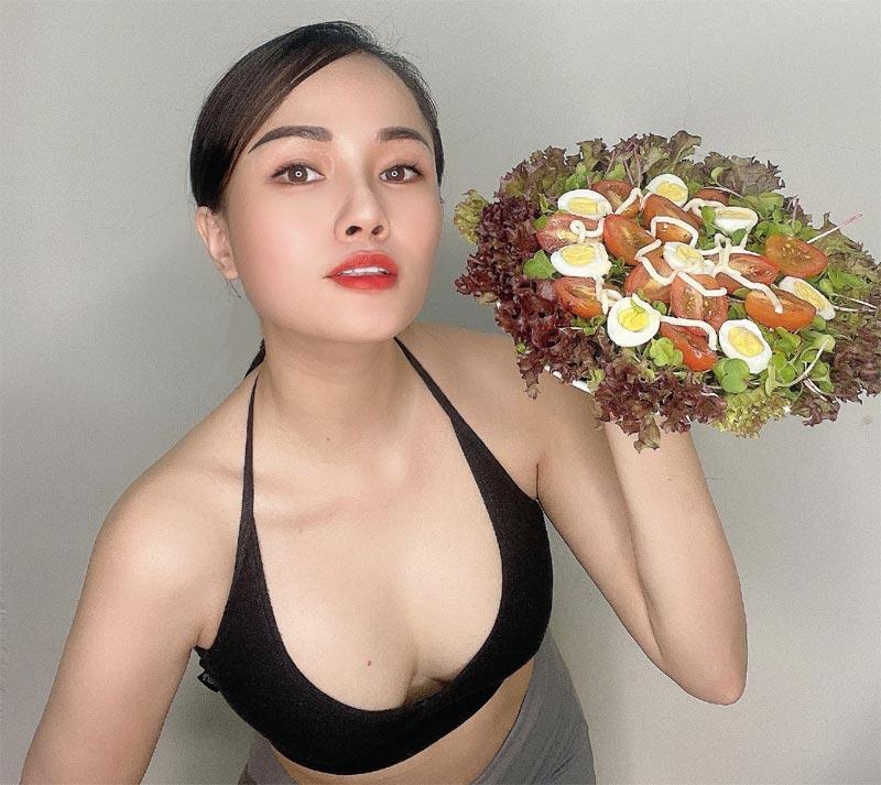 MC Thùy Dương giữ dáng mùa dịch, U40 vẫn rạng ngời-4