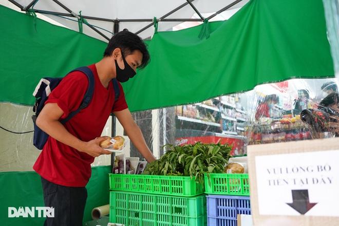 Hà Nội: Gian hàng thực phẩm không người bán, khách tự giác trả tiền-3