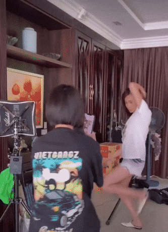 Nam Hương Vị Tình Thân ngoài đời nhảy nhót sexy khác hẳn trên phim-2