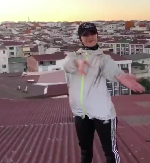 Lên mái nhà 5 tầng quay Tiktok, cô gái ngã xuống đất tử vong-1