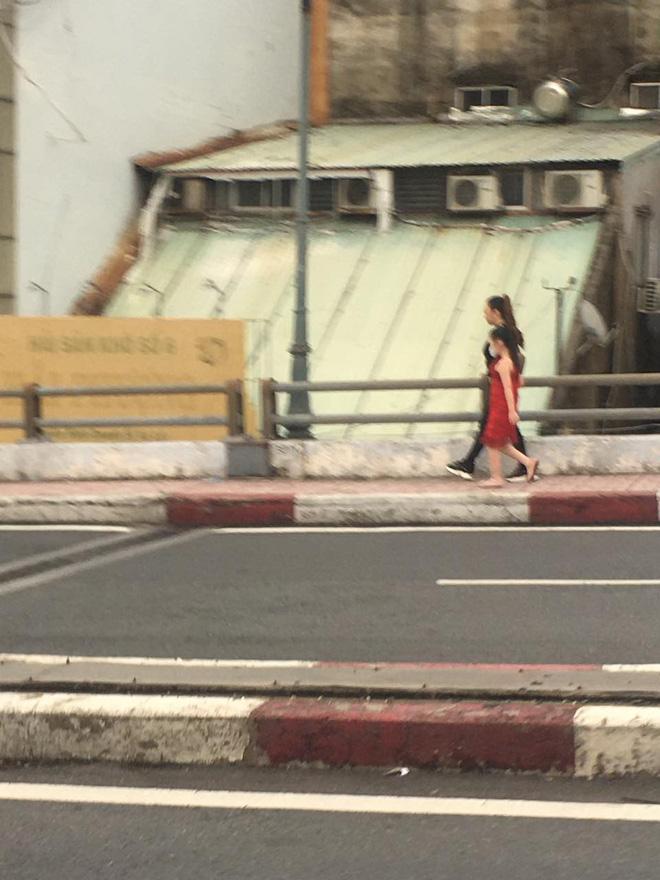 Chị đại quận 4 tái xuất: Không đeo khẩu trang dẫn con gái lang thang-2