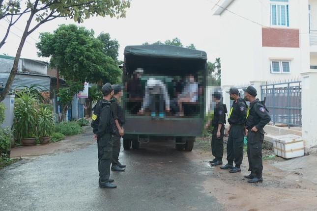 Nhóm nữ sinh đánh đấm giữa mùa dịch, cảnh sát phải can thiệp-1