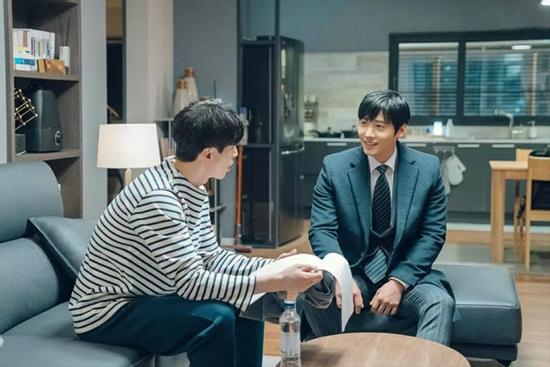 Nghe tin vợ cũ tái hôn, chồng cũ ghé qua 'cà khịa' ai ngờ tê tái trở về