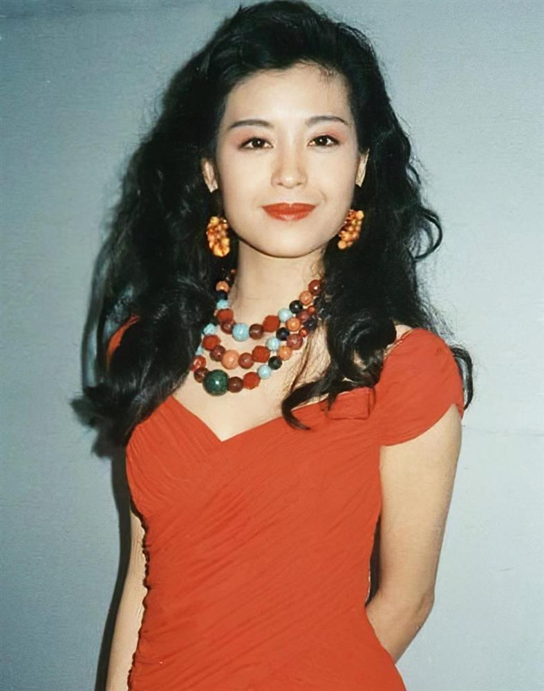 Mỹ nhân Hong Kong mang tiếng lẳng lơ, chồng chết sau 13 ngày cưới-1