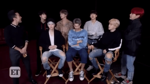 Selena Gomez nhấn theo dõi BTS, hình như sắp có màn collab mới?-3