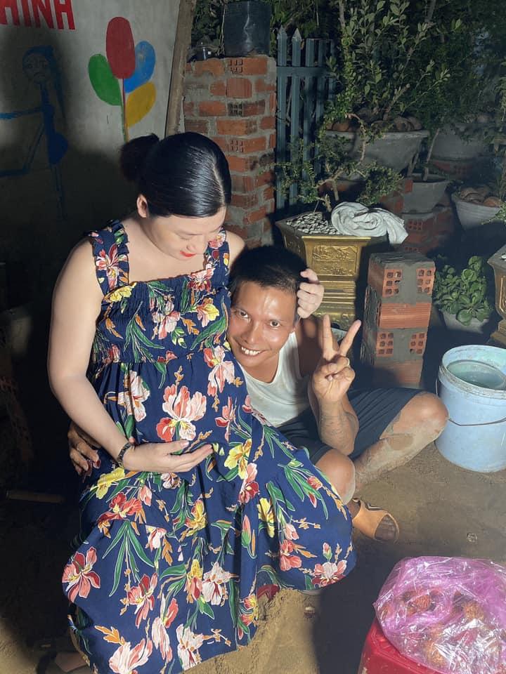 Lộc Fuho gây choáng, khoe xấp tiền đưa vợ cất giữ mỗi tháng-3