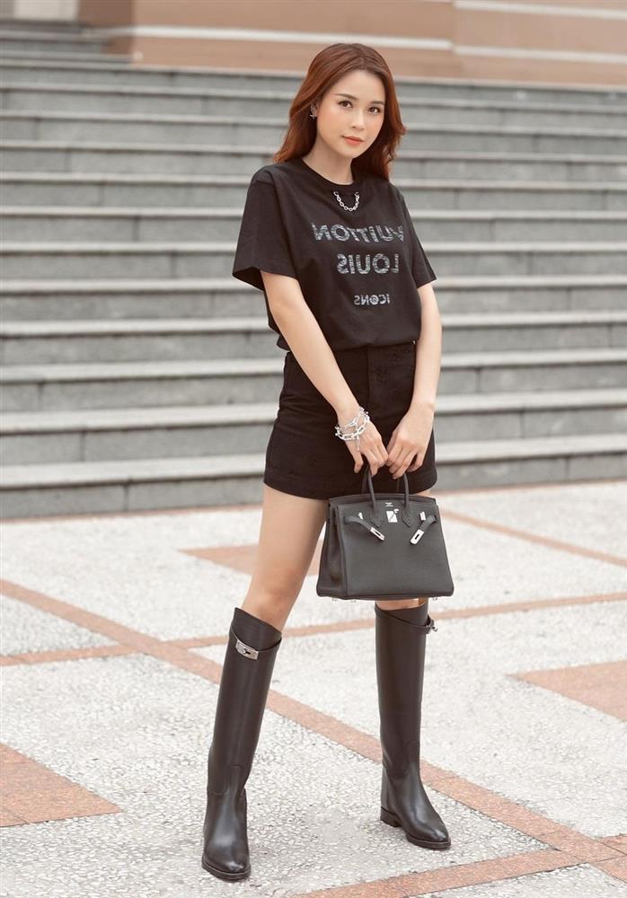 Học sao Việt 3 combo mix đồ với váy chữ A khi mùa lạnh gõ cửa-3