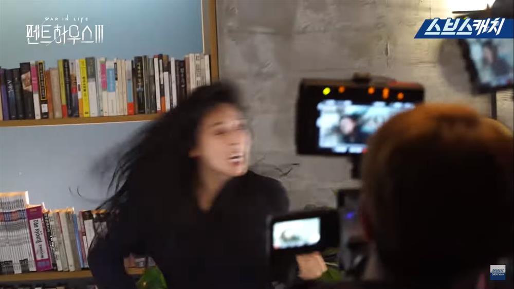 Penthouse 3: Dì Trinh diễn điên loạn khiến đạo diễn quên hô cắt-9