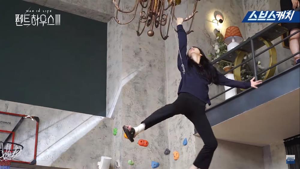 Penthouse 3: Dì Trinh diễn điên loạn khiến đạo diễn quên hô cắt-12