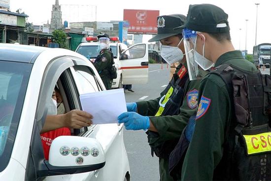 TP.HCM đổi giấy đi đường mới từ 0h đêm nay