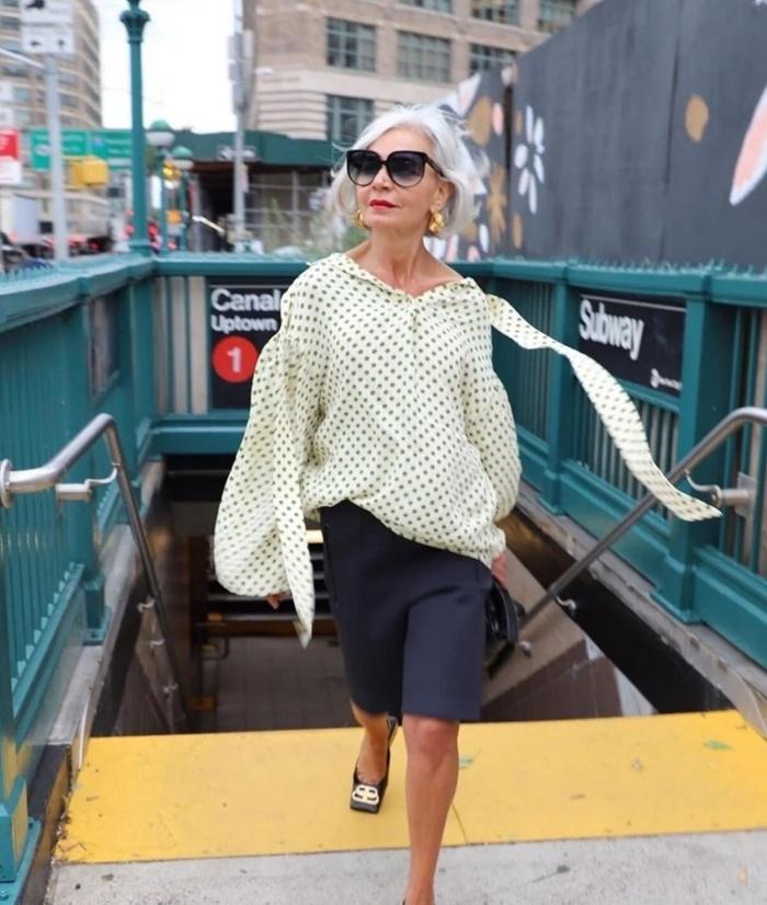 Quý bà 56 tuổi ăn vận sành điệu khiến giới trẻ phải chạy theo ầm ầm-1