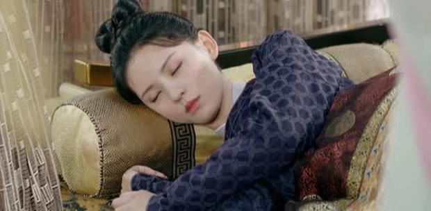 Các kiểu make-up lồng lộn quá đà của mỹ nhân Hoa ngữ-12