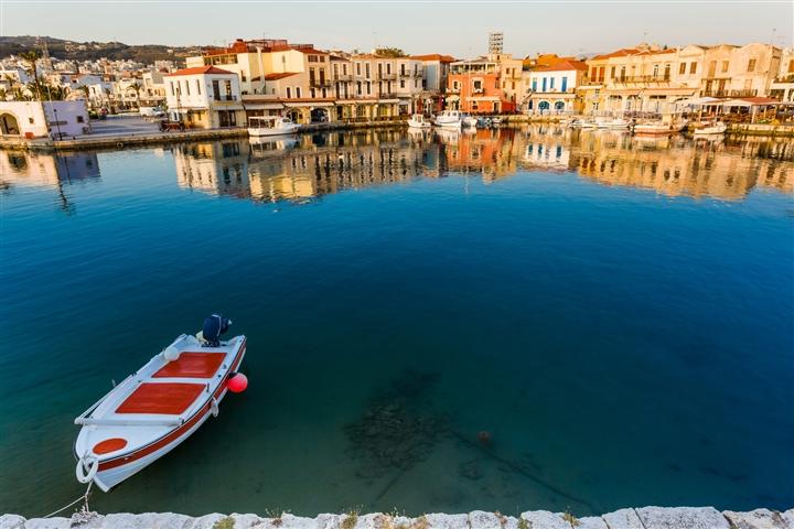 Hòn đảo đẹp tựa thiên đường, nơi người đến ở được tặng nhà và phát tiền-3