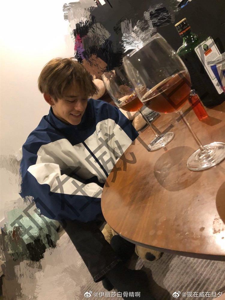 Lucas (NCT) bị 3 cô gái tố bạc tình, tung luôn ảnh giường chiếu-4