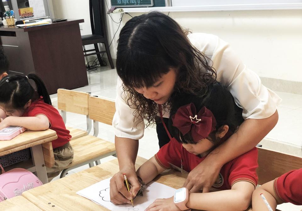 Bộ GD&ĐT cần sớm có hướng dẫn dạy online cho lớp 1-1