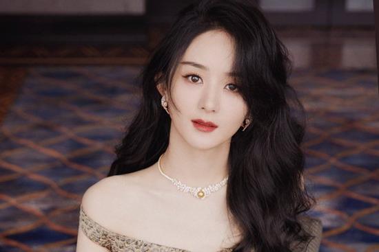 Triệu Lệ Dĩnh bị cảnh cáo, phòng làm việc 'cấm khẩu' 15 ngày