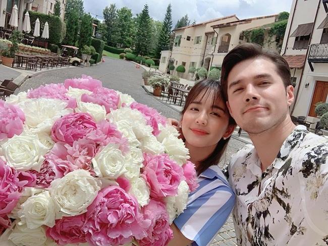 Chuyện chia tay ồn ào của 2 ngôi sao Thái Lan-2