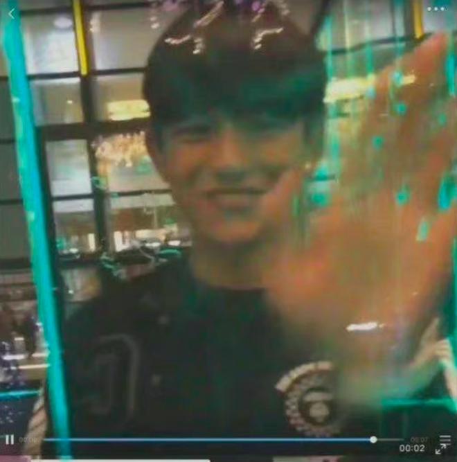 Sốc: Lucas (NCT) quan hệ đồng tính, lên giường tuổi 13?-1