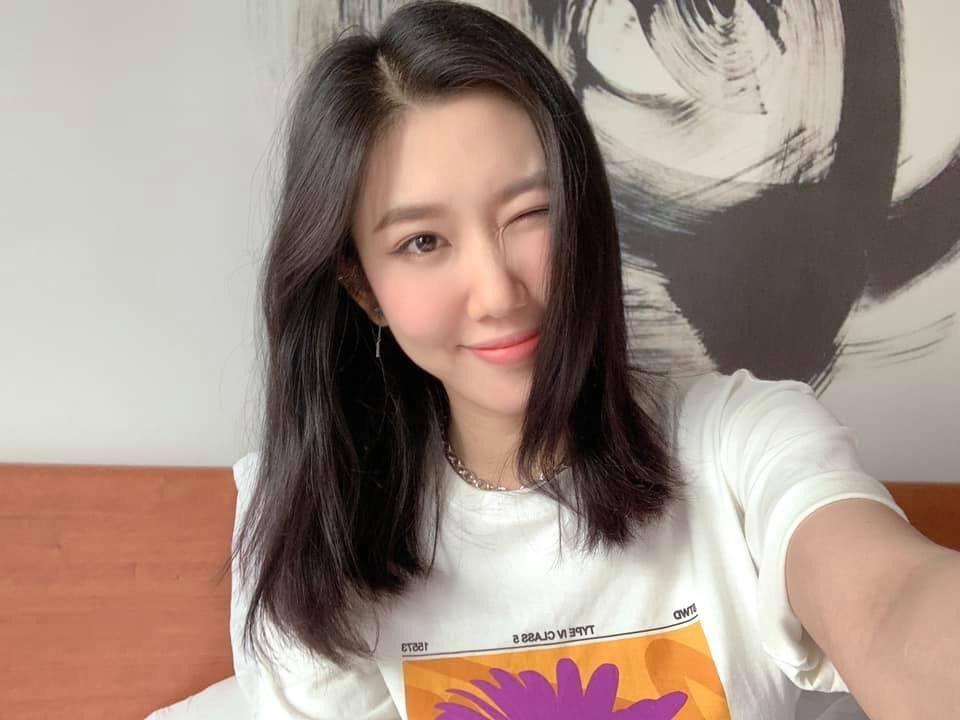 Thúy Ngân sang Hàn có mấy hôm mà visual đã bị tàn phá?-5