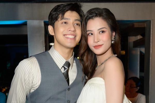 Clip hiếm Đông Nhi và Ông Cao Thắng tình bể bình thuở mới vào nghề-3