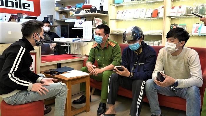 Thủ đoạn lừa đảo mới: 2 người mua bán gặp nhau, tiền vẫn mất-1