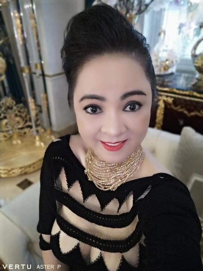 Đàm Vĩnh Hưng chê bà Phương Hằng già chát dù bằng tuổi mình-4