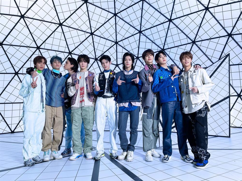 Ban nhạc Mỹ tố cáo NCT 127 đạo nhái poster: Bố cục, kiểu chữ quá giống nhau?-3