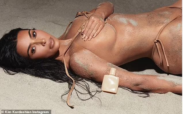 Giờ thì tỷ phú Kim Kardashian cũng khỏa thân quảng cáo rồi!-4