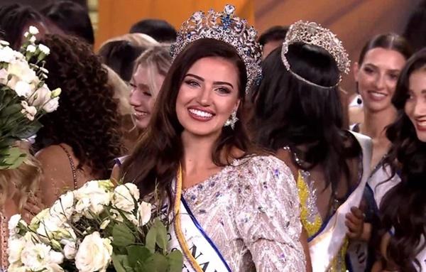 Phát hiện vật phong thủy 3 hoa hậu đều diện và đăng quang-2