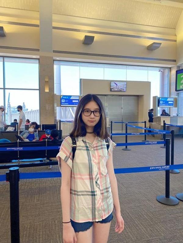 Con gái 12 tuổi của gái nhảy Minh Thư