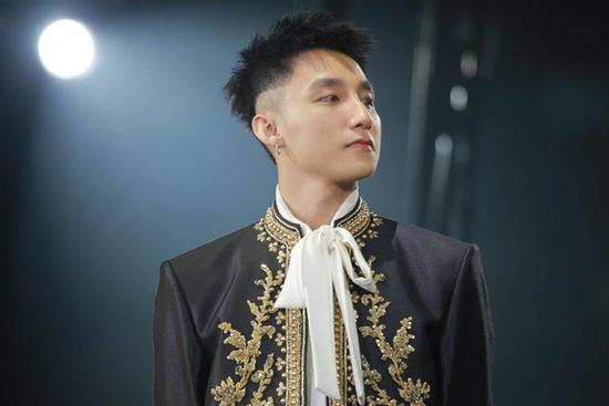 Sơn Tùng M-TP hát bolero 'hạ gục' fan bởi giọng quá ngọt