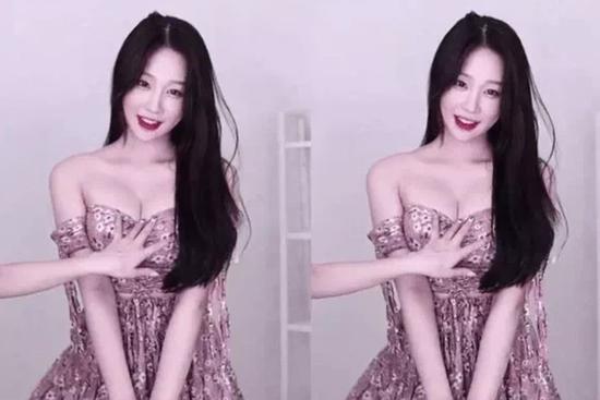 Body 'khét lẹt' nữ streamer gây sốt bàn tay hư đụng vùng nhạy cảm