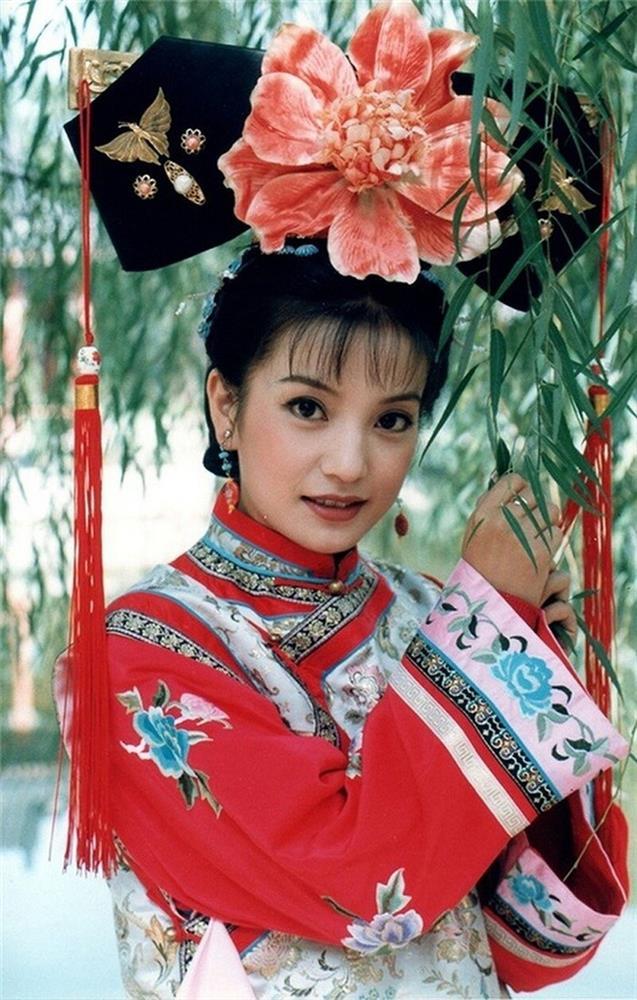 Triệu Vy bị tác giả Hoàn Châu Cách Cách ám chỉ ăn cháo đá bát-1