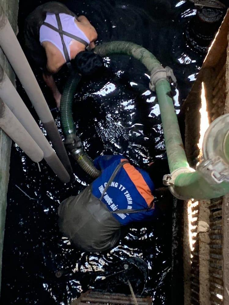 Hải Phòng mưa lớn lịch sử, đường ngập 1m, xe la liệt chết máy-15