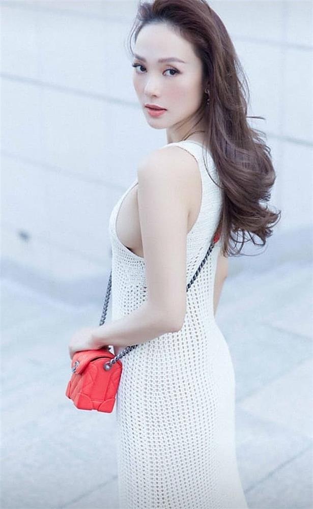 Minh Hằng, Hiền Hồ suýt hớ hênh vì váy len body hiểm hóc-2