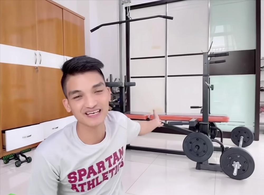 Mạc Văn Khoa áp lực vì vợ tập boxing để đánh chồng-1