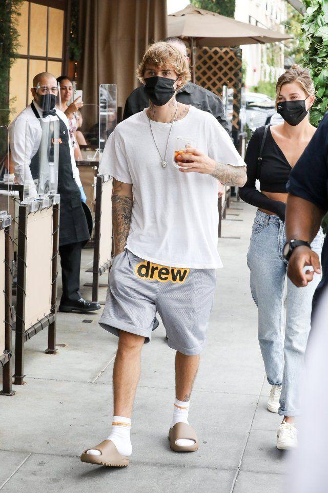 Cường Đô la đụng toàn siêu sao Hollywood đôi dép lê 1,5 triệu-13