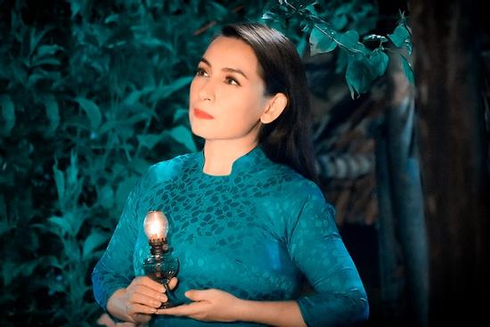 Phi Nhung nhiễm Covid-19 chạy ICU, người thân cùng cầu nguyện